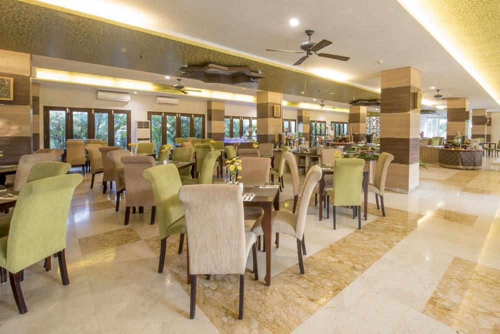Lorin Syariah Solo Hotel Exterior foto