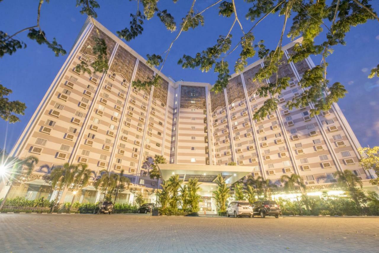 Lorin Syariah Solo Hotel Exterior foto